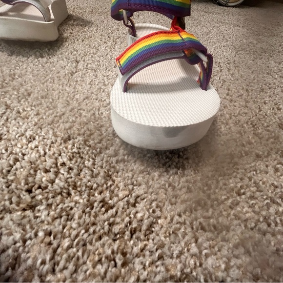 TEVA white rainbow Pride strap sandals shoe size 7 - Picture 2 of 7